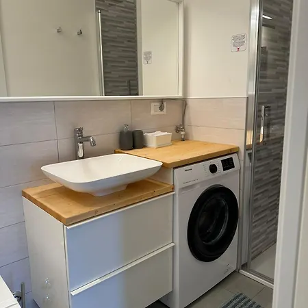 Ps Is Just Above The Subway M3 - 9mins To Duomo * Milano