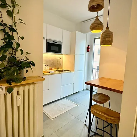 Ps Is Just Above The Subway M3 - 9mins To Duomo Apartment